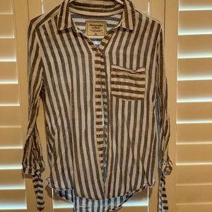 Abercrombie and Fitch- Perfect Summer Blouse!!